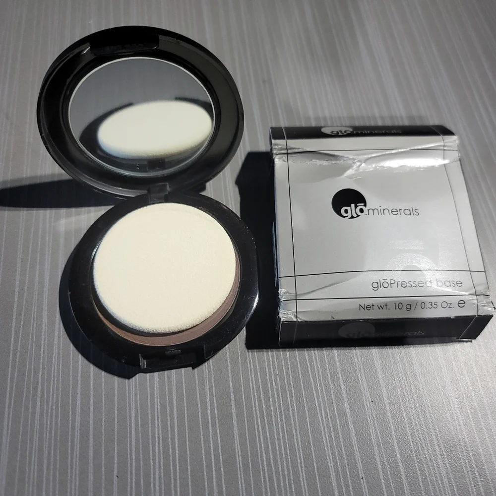 Glominerals - Glo Pressed Base - COCOA Dark - New in Box‎ - Full Size 0.35oz NEW